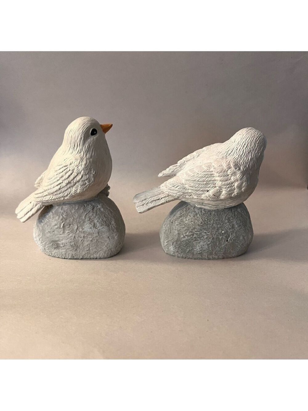 Pair of resin memorial birds with endearing inscriptions - Picture 2 of 6